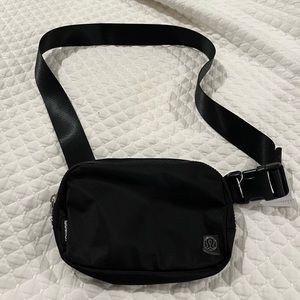 Lulu lemon everywhere belt bag